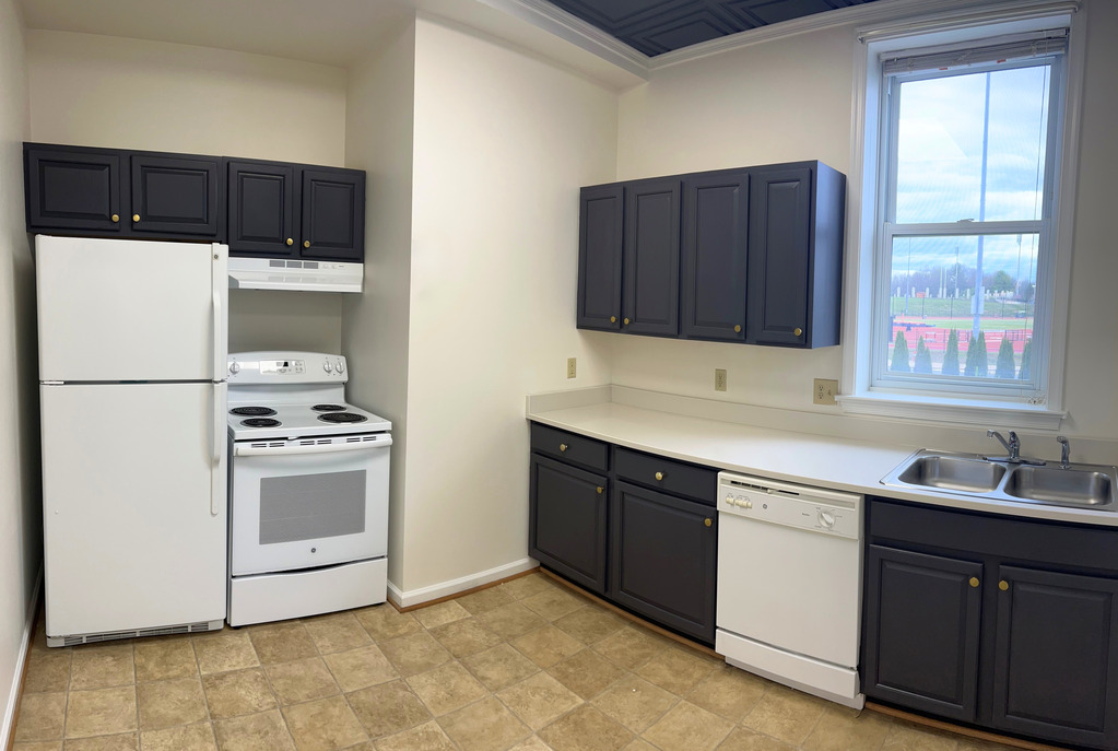 2 Bedroom 1 Bathroom (Ivy Square)